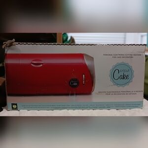 Cricut Cake CCA001 Full Size Electronic Red Cutting Machine With Accessories
